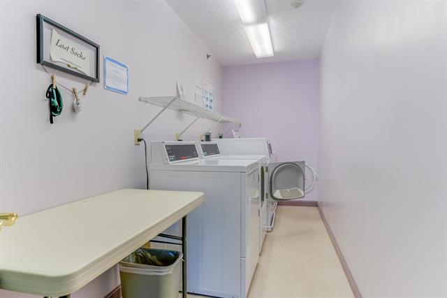 Building Photo - 10 Kellogg Rd