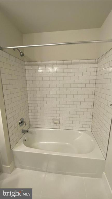 Building Photo - 607 Mockernut Ct