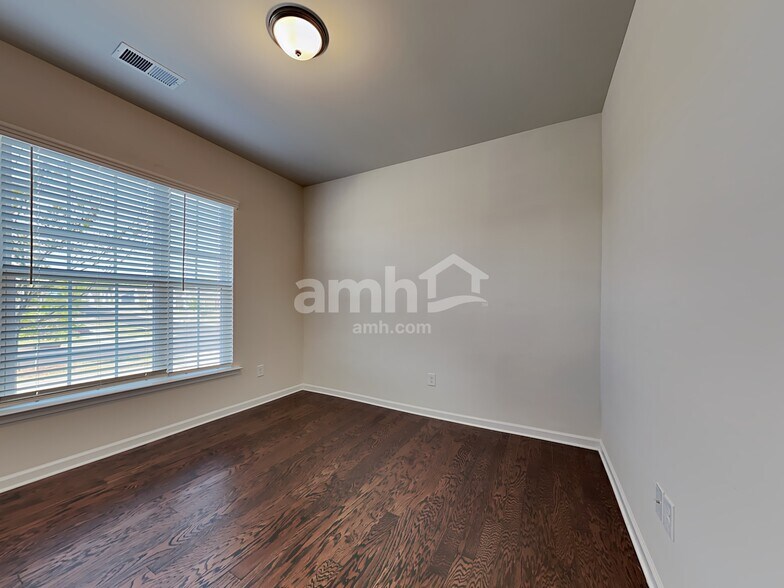 Building Photo - 14324 Little Pine Dr