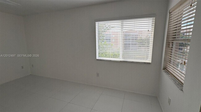 Building Photo - 9560 Weldon Cir