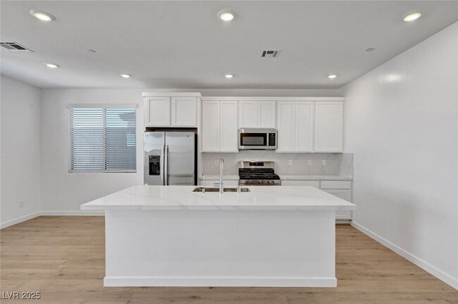 Building Photo - 1498 Marsh Bird St