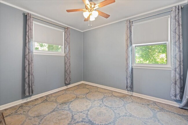 Building Photo - 3-Bedroom Home Near Memorial Hospital