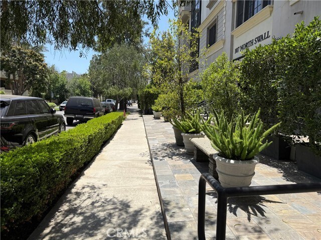 Building Photo - 107 N Swall Dr