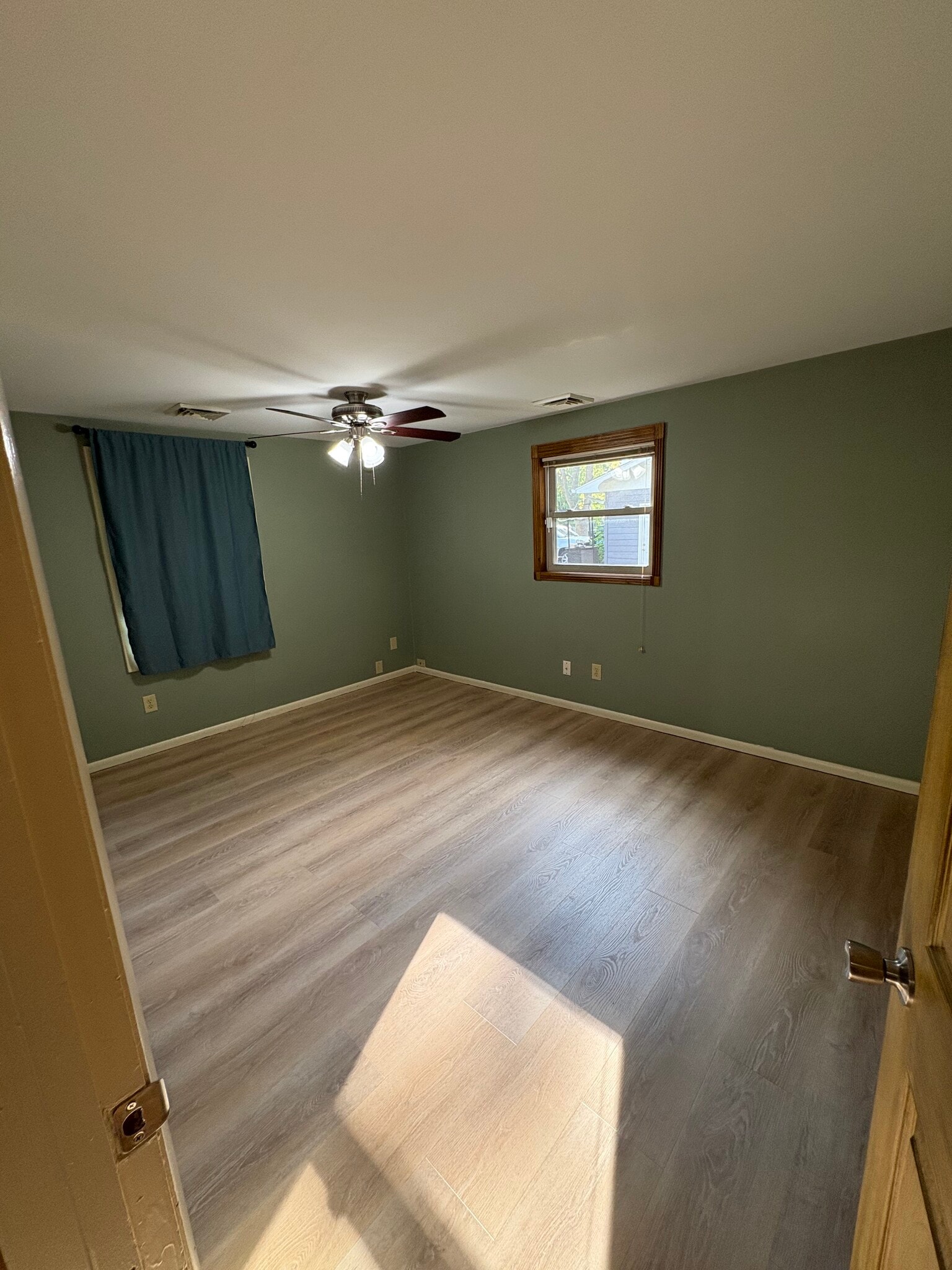 Building Photo - 3627 Oak Park Dr