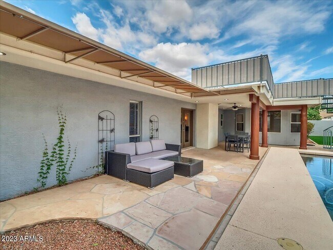 Building Photo - 3351 E Las Rocas Dr