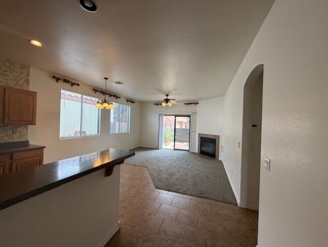Building Photo - REDUCED!! 3 Bed 2 Bath Available Now!! Con...