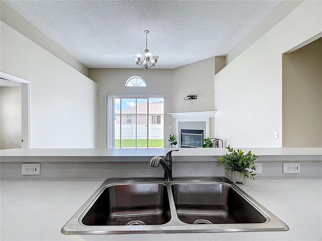 Building Photo - 610 Terranova Dr