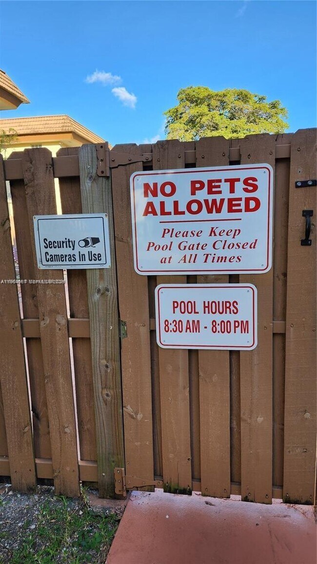 Building Photo - 8600 SW 109th Ave