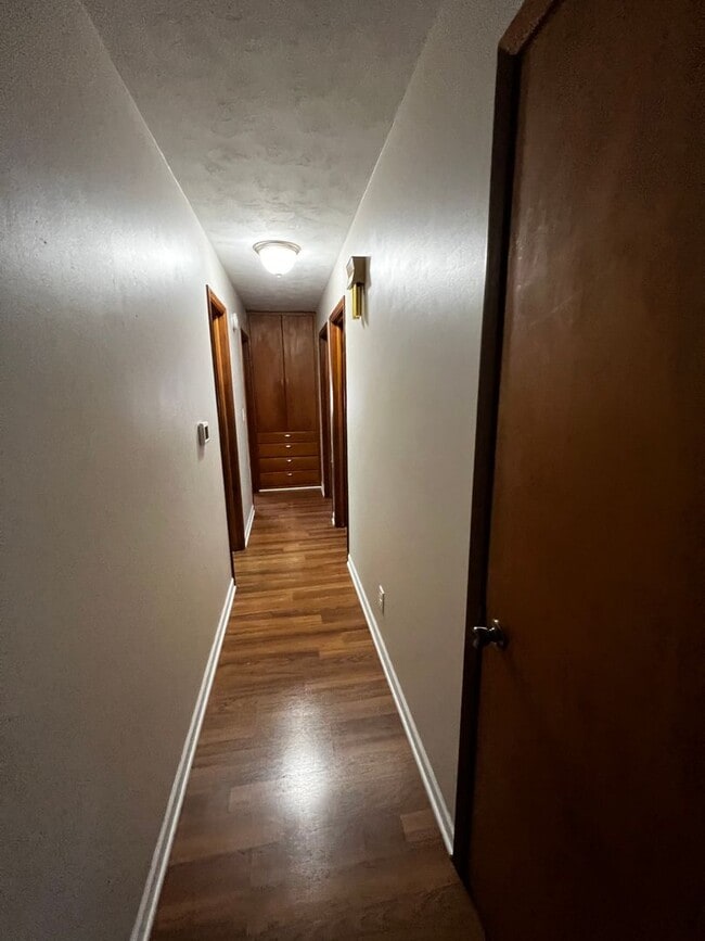 Building Photo - 3 Bedroom 2 Bath House For Rent