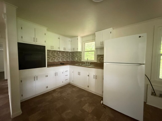 Building Photo - 2 Bedroom 1 Bath Home in Kingsport, TN