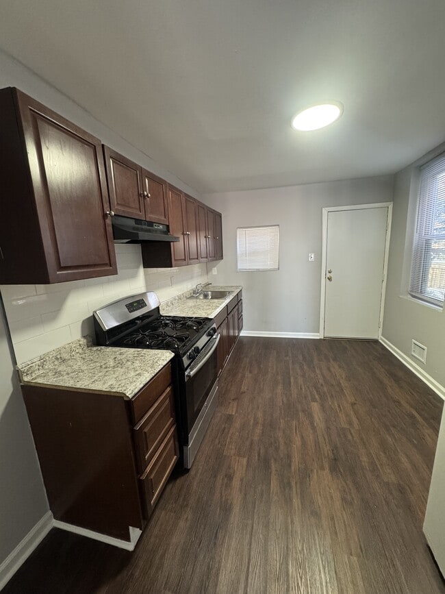 Building Photo - 5150 Wakefield St