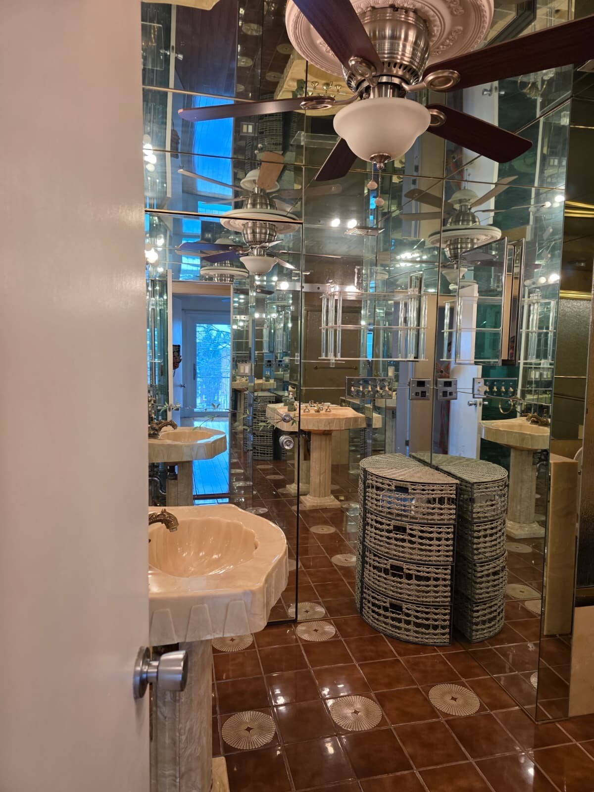 Building Photo - 250 Nesmith St