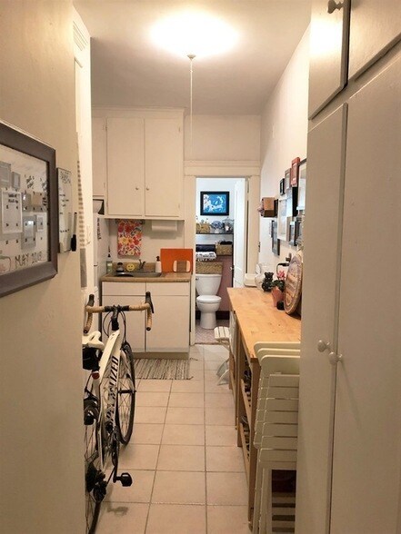 Building Photo - 15 Parkman St