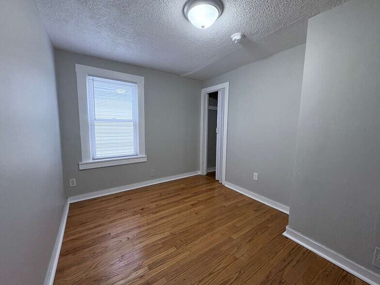 Building Photo - 24 Edgar St