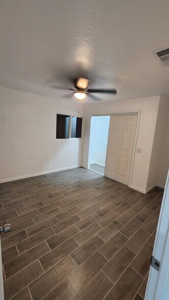 Building Photo - 128 S Willow Ave