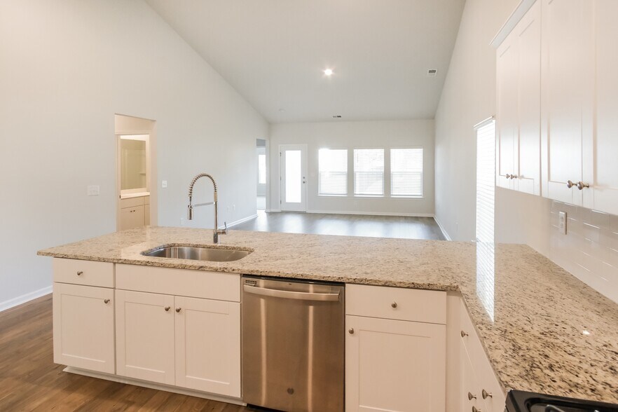 Building Photo - 212 Craigflower Ct