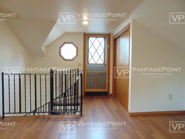 Building Photo - 632 River Ave