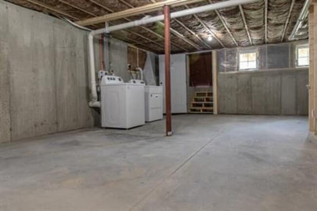 Building Photo - 17 Legacy Ln