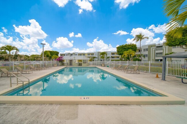 Building Photo - 10795 SW 108th Ave