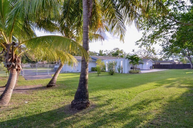 Building Photo - 7701 SW 129th St
