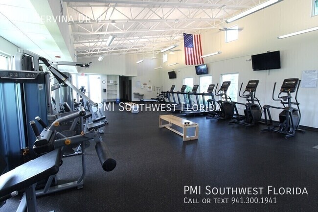 Building Photo - 607 Cervina Dr N