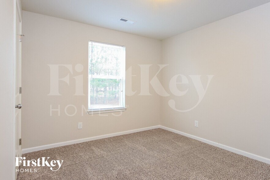 Building Photo - 358 Randolph Dr