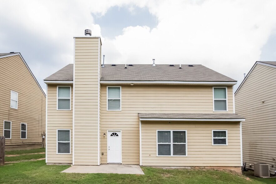 Building Photo - 2420 Valley Creek Dr