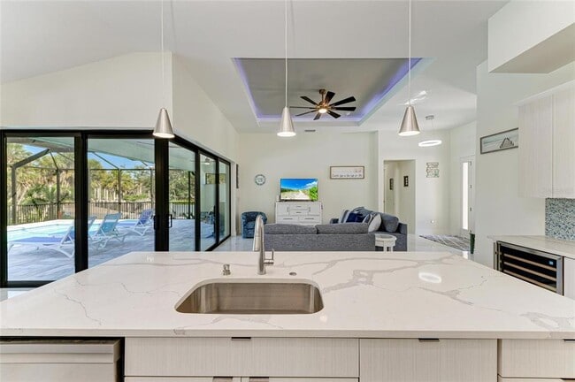 Building Photo - 7161 Manasota Key Rd