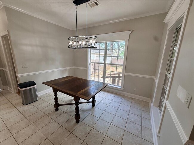 Building Photo - 601 Prairie View Dr