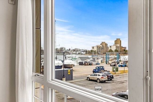 Building Photo - 10 Shipyard Dr