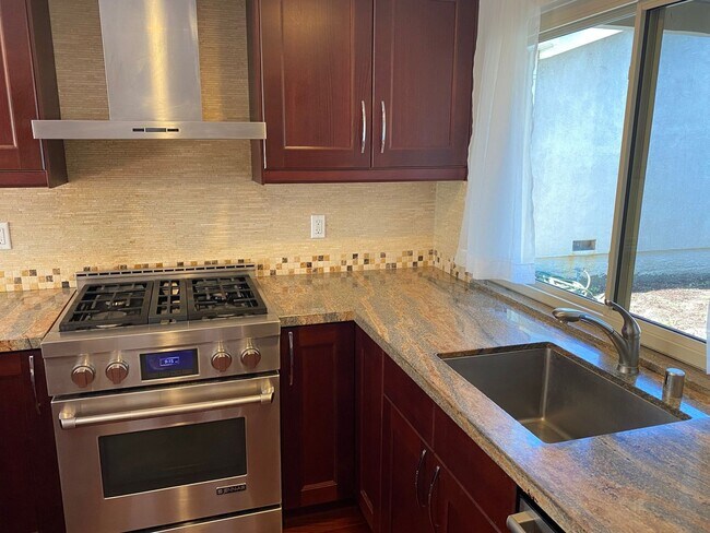 Building Photo - 5648 Slicers Cir