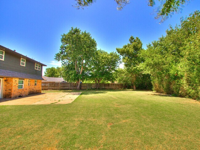 Building Photo - Stunning 4-Bedroom Home for Rent in Westwood Addition – Completely Remodeled on a Huge Lot!