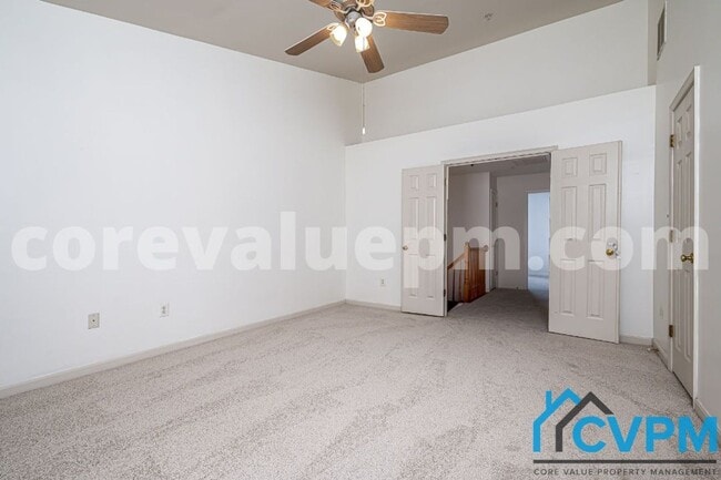 Building Photo - 2668 Streamview Dr