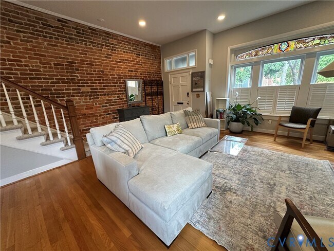 Building Photo - 404 N Shields Ave