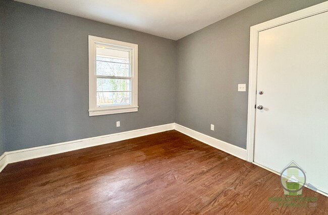 Building Photo - 122 Woodland Dr