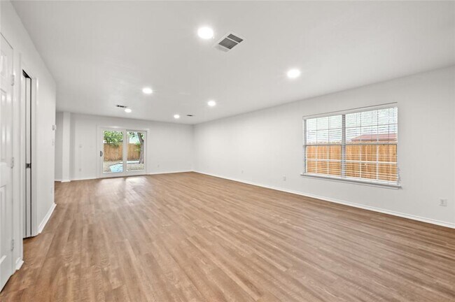 Building Photo - 2217 Riker Ridge Trail