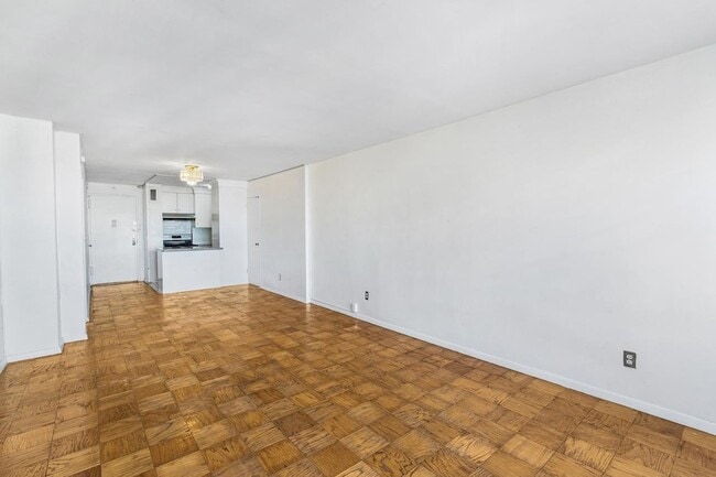Building Photo - 10 Huron Ave