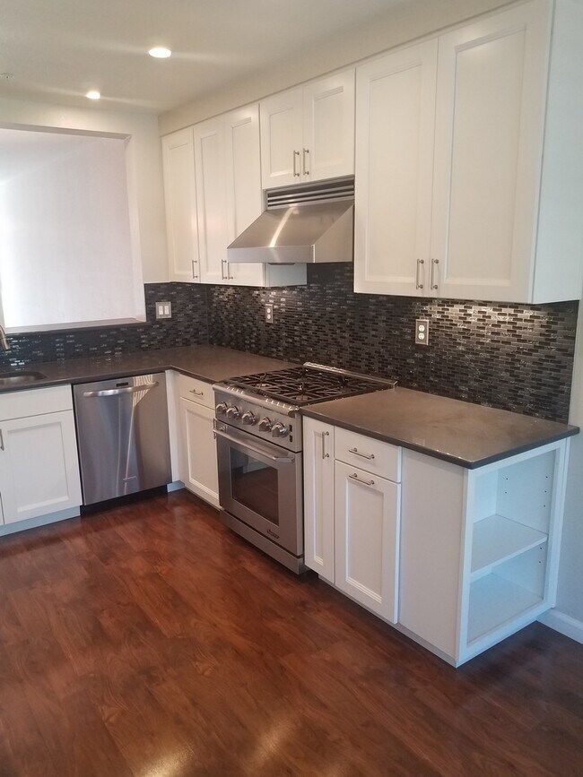 Building Photo - Highly Desirable Valley Club Circle Condo – Gated Napa Living