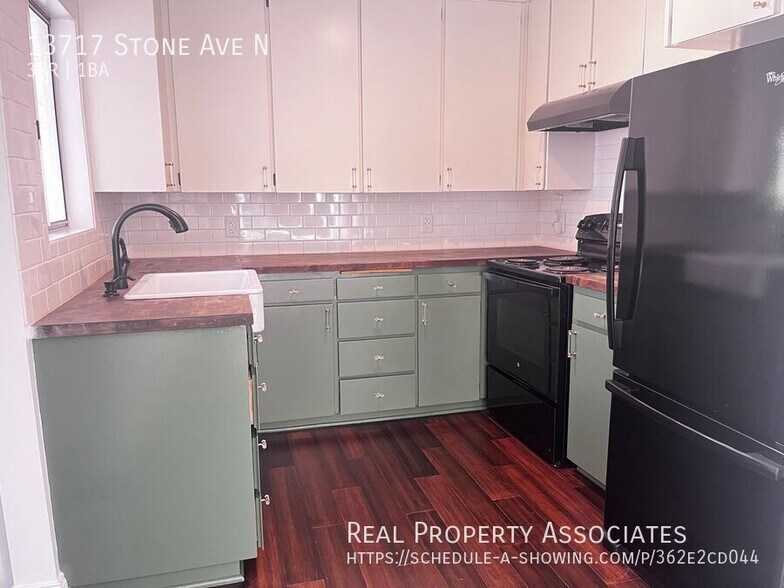 Building Photo - 13717 Stone Ave N