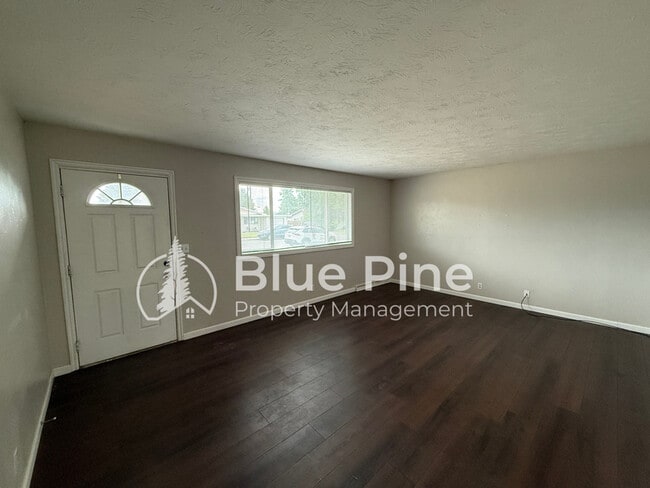 Building Photo - 410 Lincoln Dr