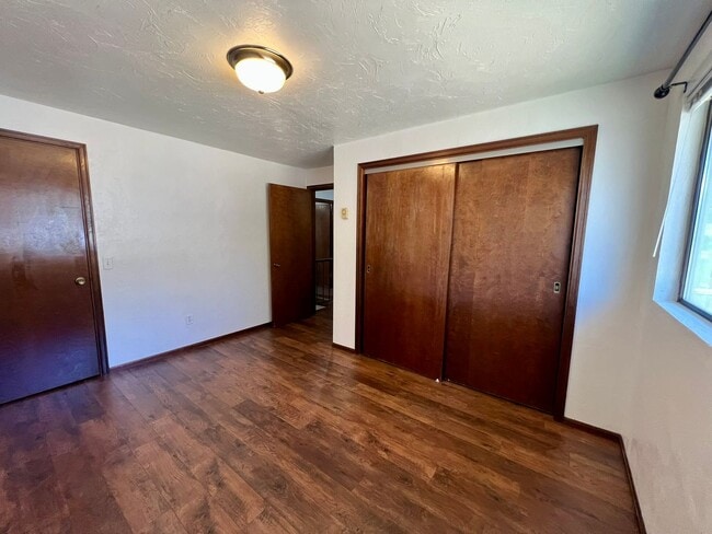 Building Photo - 2 BD Hawks Prairie Duplex