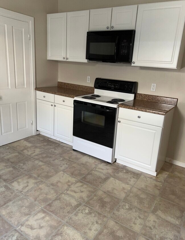 Building Photo - 47 S Main St