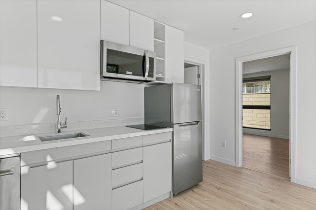Building Photo - 13852 Scenic Crest Cir