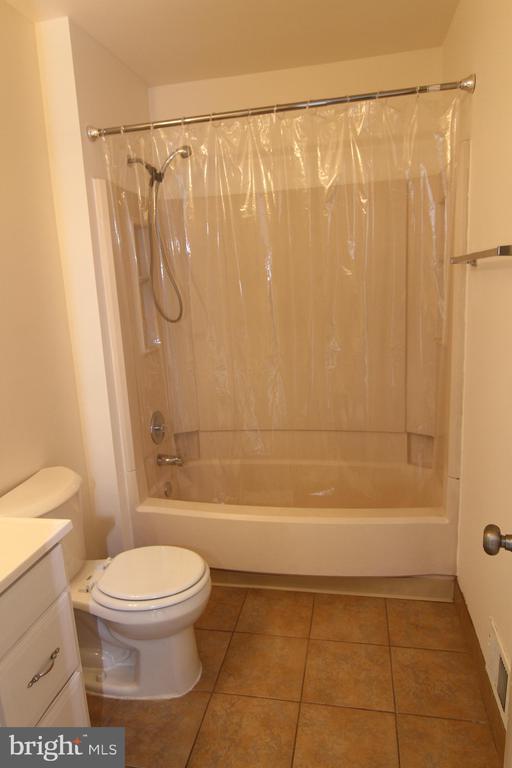 Building Photo - 9008 Sandalwood Dr