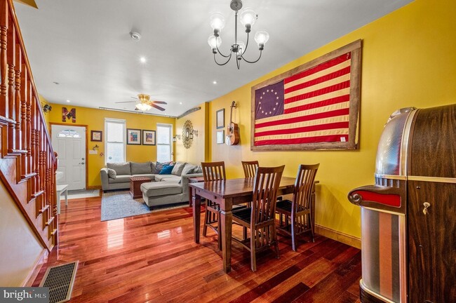 Building Photo - 1520-1522 Dorrance St