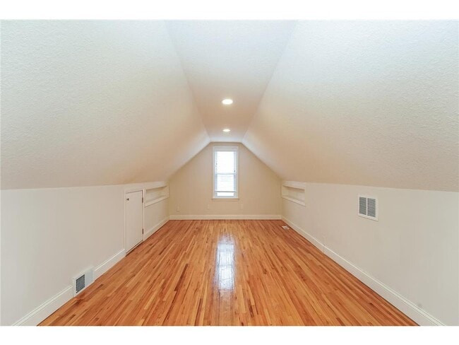 Building Photo - 5928 York Ave S