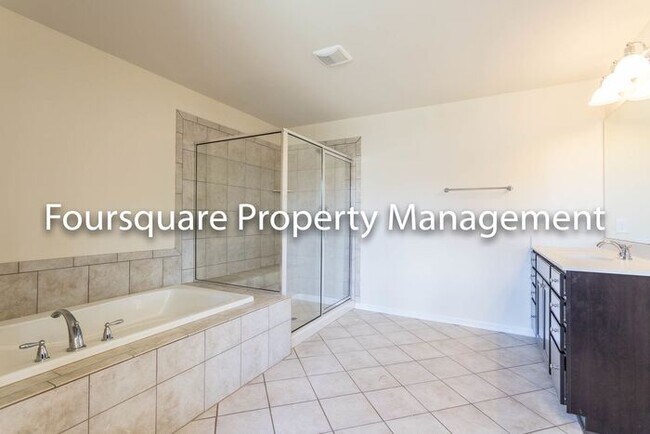 Building Photo - Single Family Home |1st Floor- Guest Suite...