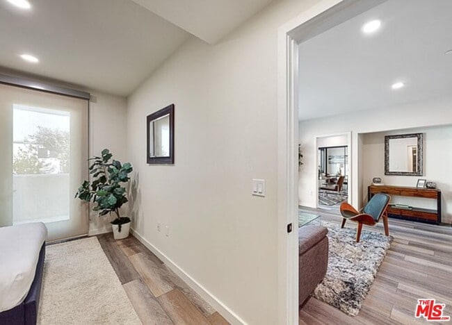 Building Photo - 1070 S Bedford St