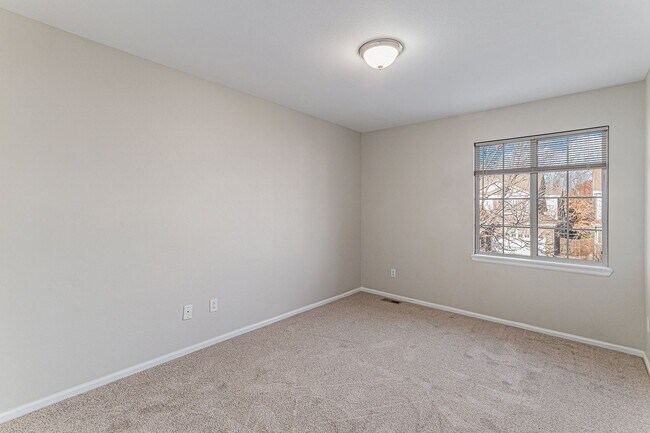 Building Photo - Single family 4 bed 3 bath for rent