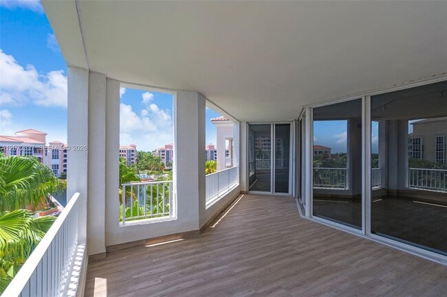 Building Photo - 715 Crandon Blvd